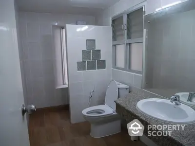 Fully Furnished 2 Bedrooms Condo  Bathroom