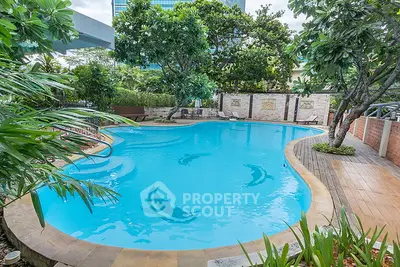 Fully Furnished 3 Bedrooms Apartment at พรอุทัยสวีท-2