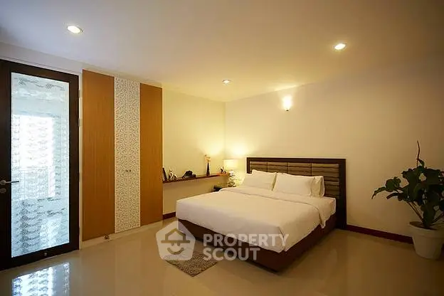 Fully Furnished 2 Bedrooms Apartment at Thavee Yindee Residence-1