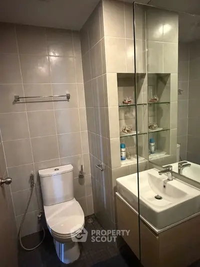 Modern bathroom with sleek fixtures and elegant tile design