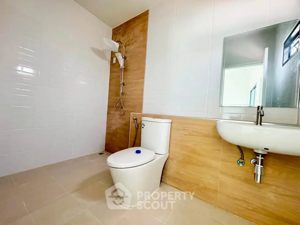 Modern bathroom with sleek fixtures and elegant tile design