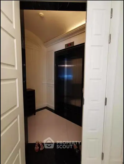 1 Bedroom Condo at Royce Private Residence Sukhumvit 31-7