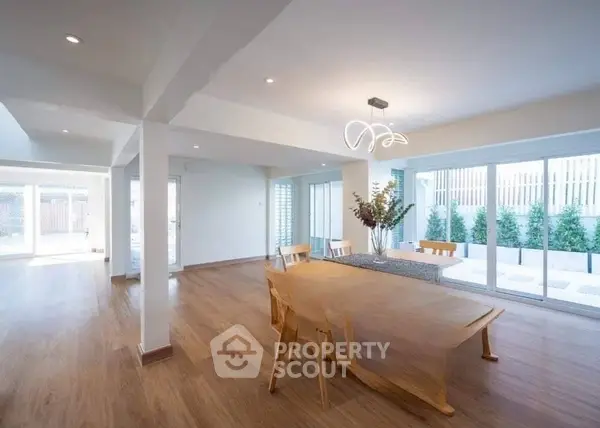 image_rental-17537049