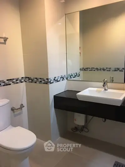 Fully Furnished 1 Bedroom Condo at Ideo Q Phayathai-3