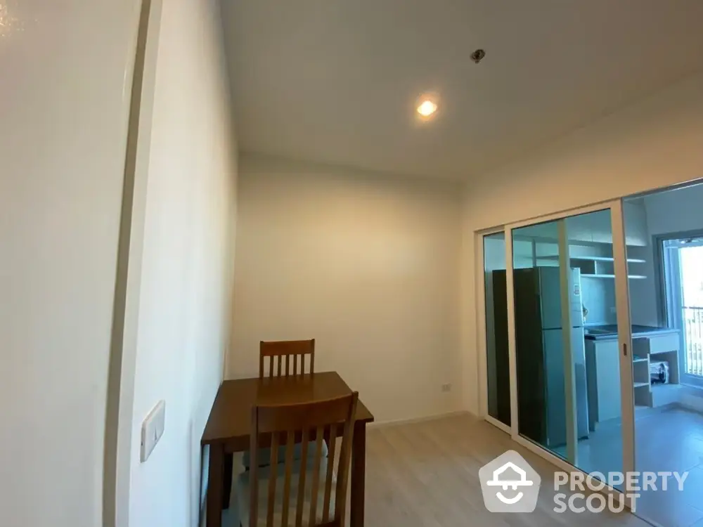  1 Bedroom Condo at Aspire Sathorn Thapa-2