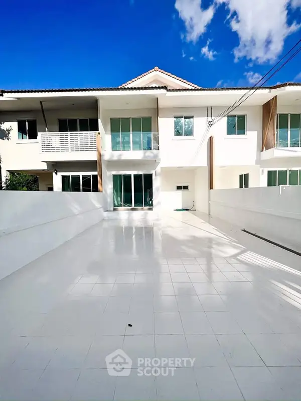 image_rental-28556185