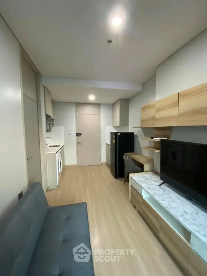 Fully Furnished 1 Bedroom Condo at Lumpini Suite Dindaeng Ratchaprarop-1