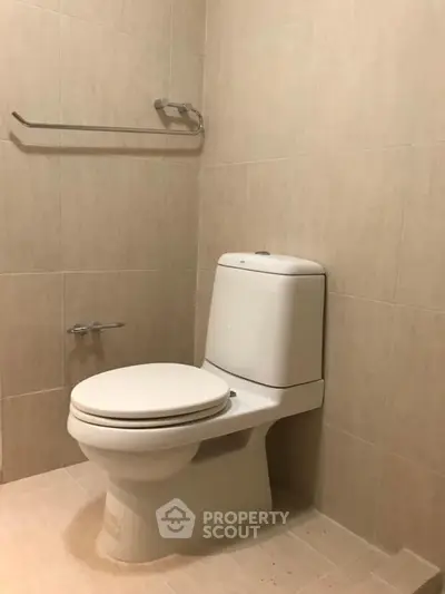 Fully Furnished 1 Bedroom Condo at The Clover Thonglor Residence-2