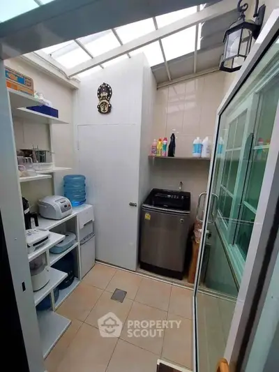 image_rental-27217121