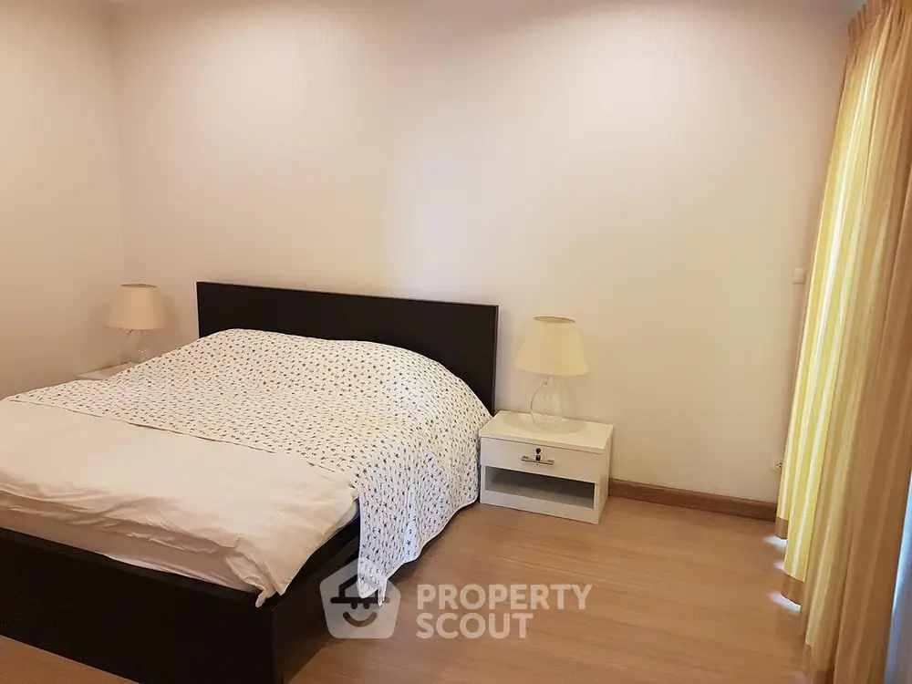  3 Bedrooms Condo at The Maple Sathon Narathiwat Condominium-1