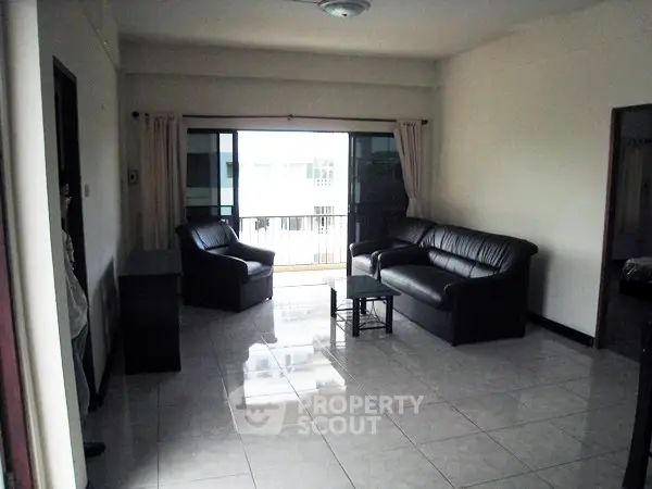  2 Bedrooms Apartment at Lin Court-1