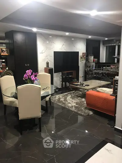  2 Bedrooms Condo at The Garden-2