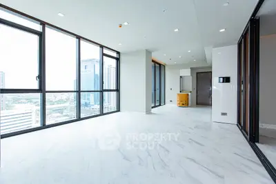  2 Bedrooms Condo at The Monument Thonglo-3