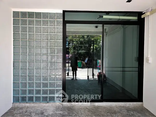 image_rental-29197277