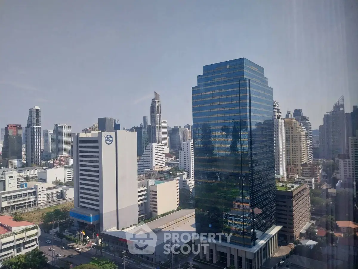 Stunning cityscape view showcasing modern skyscrapers and urban architecture.