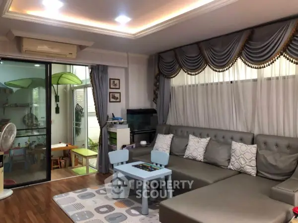 image_rental-11980962