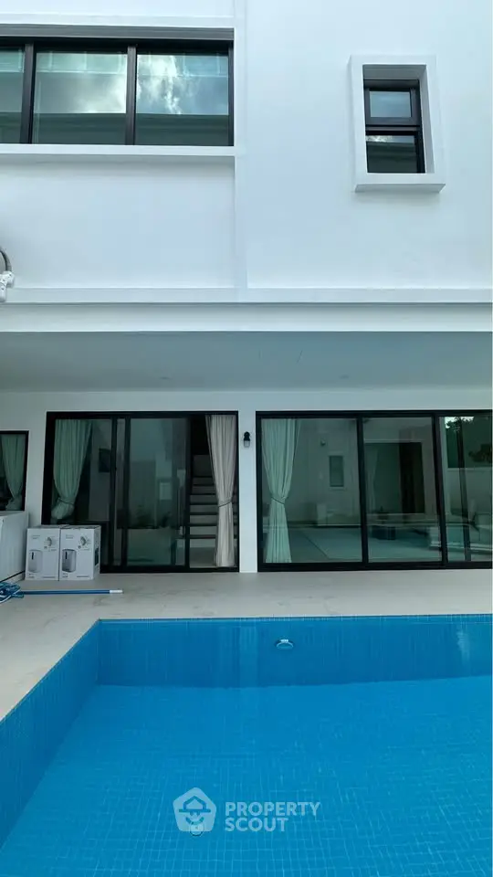 image_rental-29597442