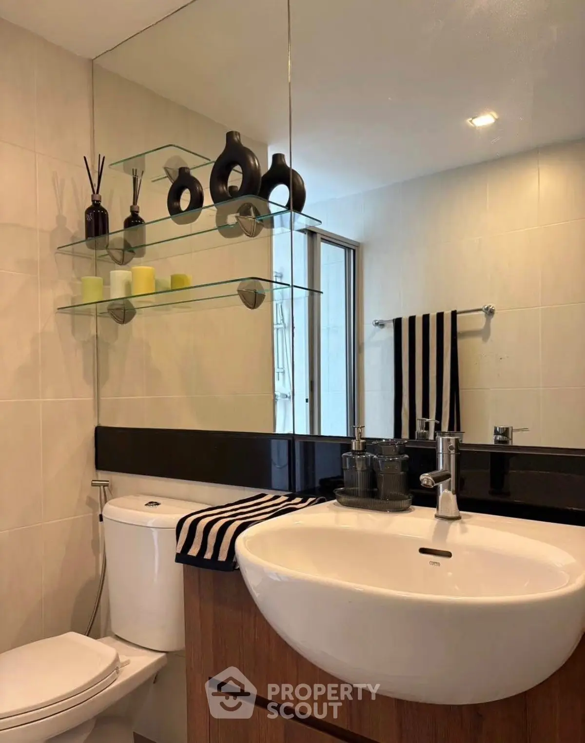 Modern bathroom with sleek fixtures and elegant decor