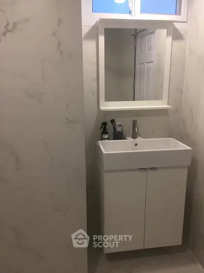 2 Bedrooms Condo at Pathumwan Place Condominium-4