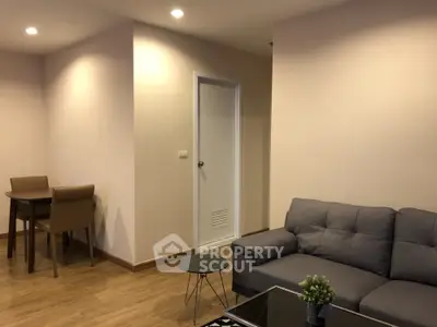  2 Bedrooms Condo at The Tree Interchange-3