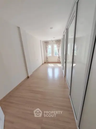 image_rental-28562239