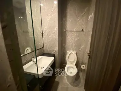 Modern bathroom with sleek design and marble finishes