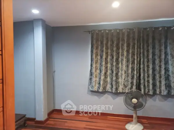 image_rental-28464698