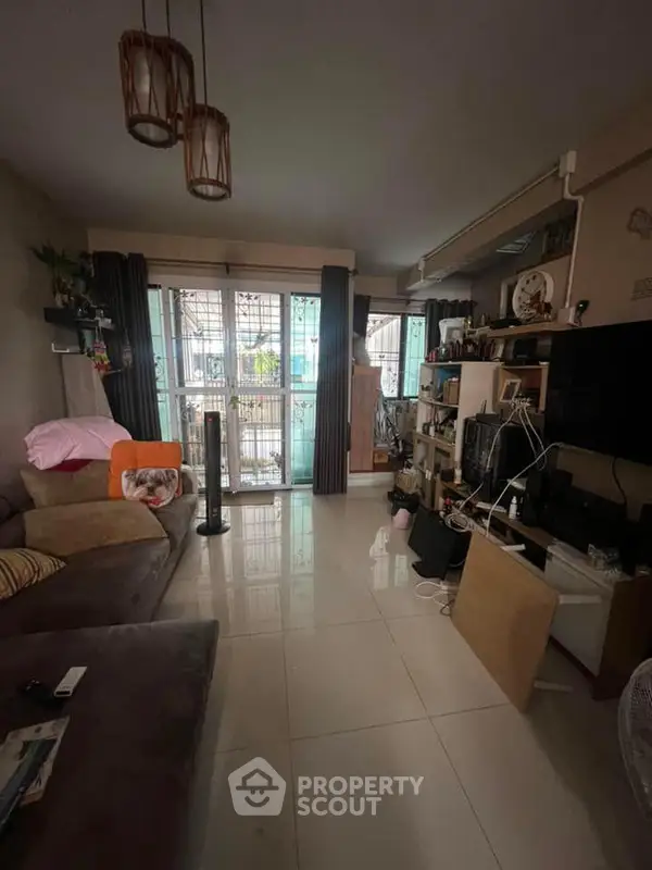 image_rental-8639343