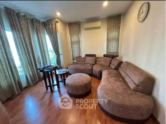 image_rental-27827179