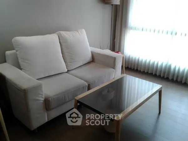 image_rental-5694377