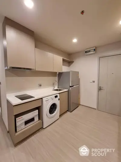  2 Bedrooms Condo at Life Sukhumvit 62-2