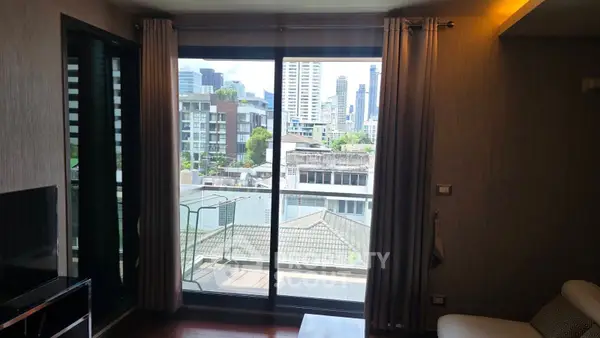 คอนโด 1-ห้องนอน ที่ ดิ แอดเดรส สุขุมวิท 61 ใกล้ BTS เอกมัย