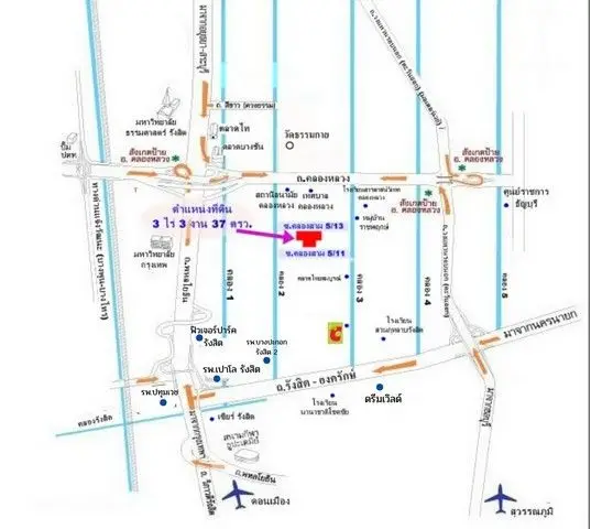 Detailed map showcasing prime real estate location with nearby amenities and transport links.