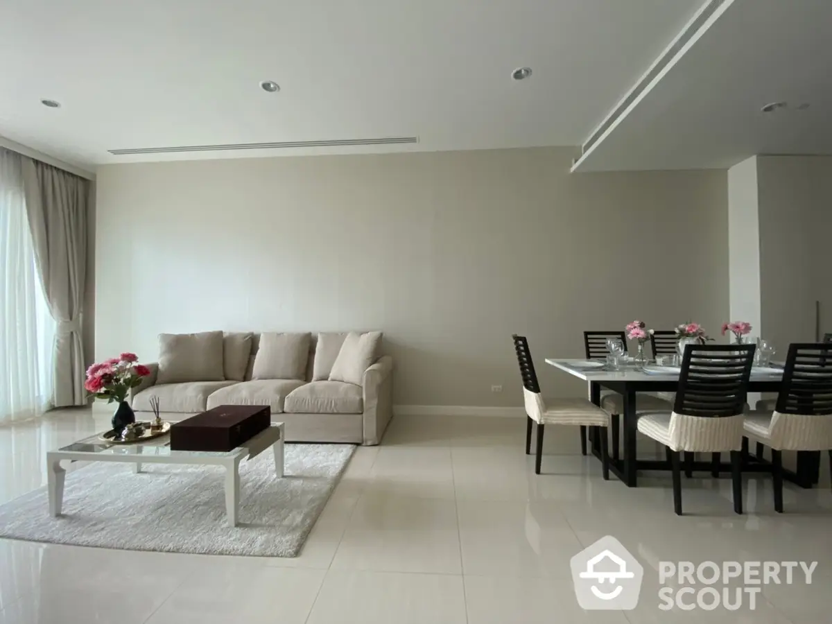  2 Bedrooms Condo at 185 Rajadamri-1