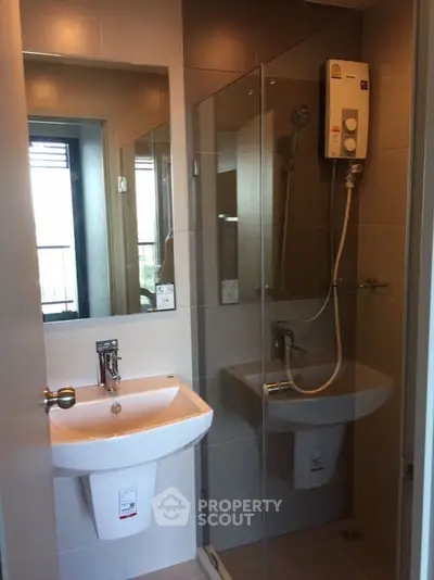  1 Bedroom Condo at Ideo Mobi Sukhumvit-6