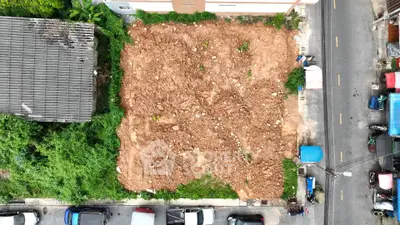 Prime vacant land plot in urban area, ideal for development opportunities.