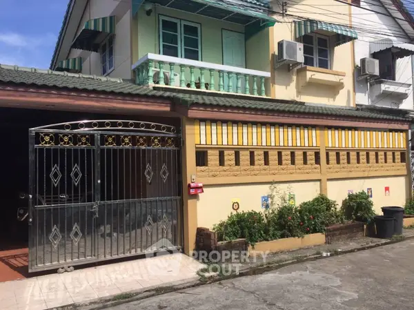 image_rental-7560876