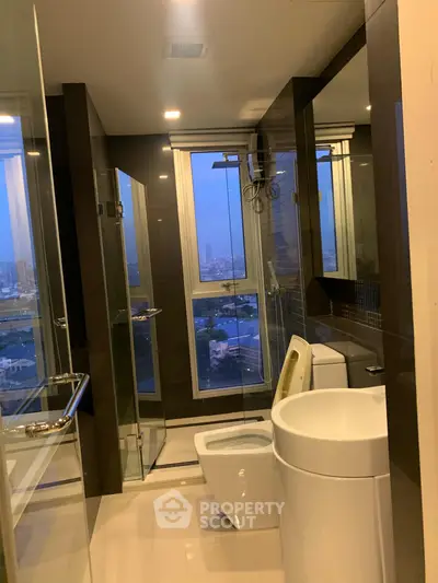Fully Furnished 1 Bedroom Condo at Rhythm Sathorn-4