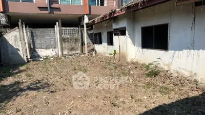 Vacant land plot with potential for development in urban area