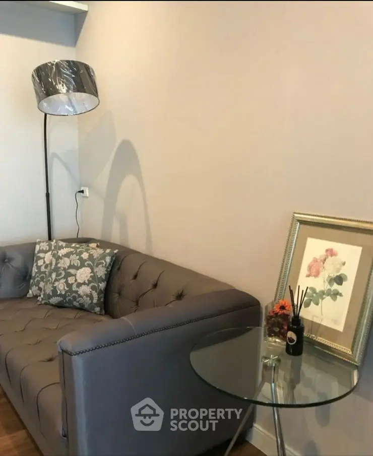 Modern living room with stylish decor and comfortable seating