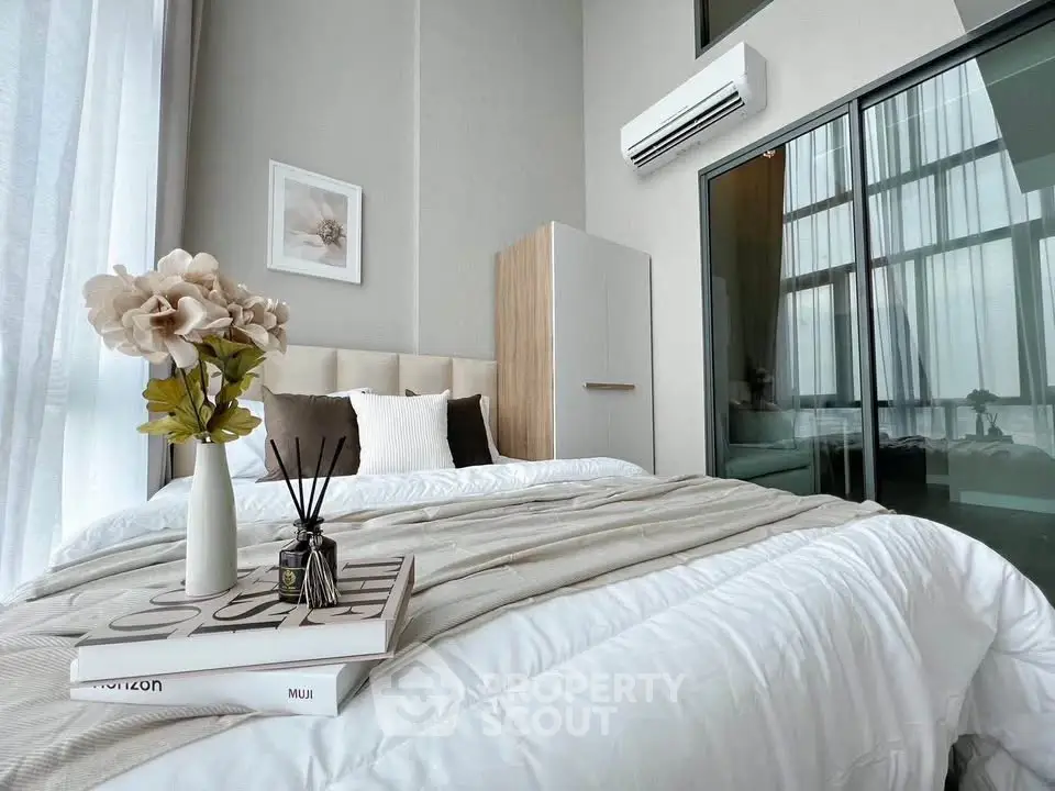 Luxurious modern bedroom with high ceilings and elegant decor