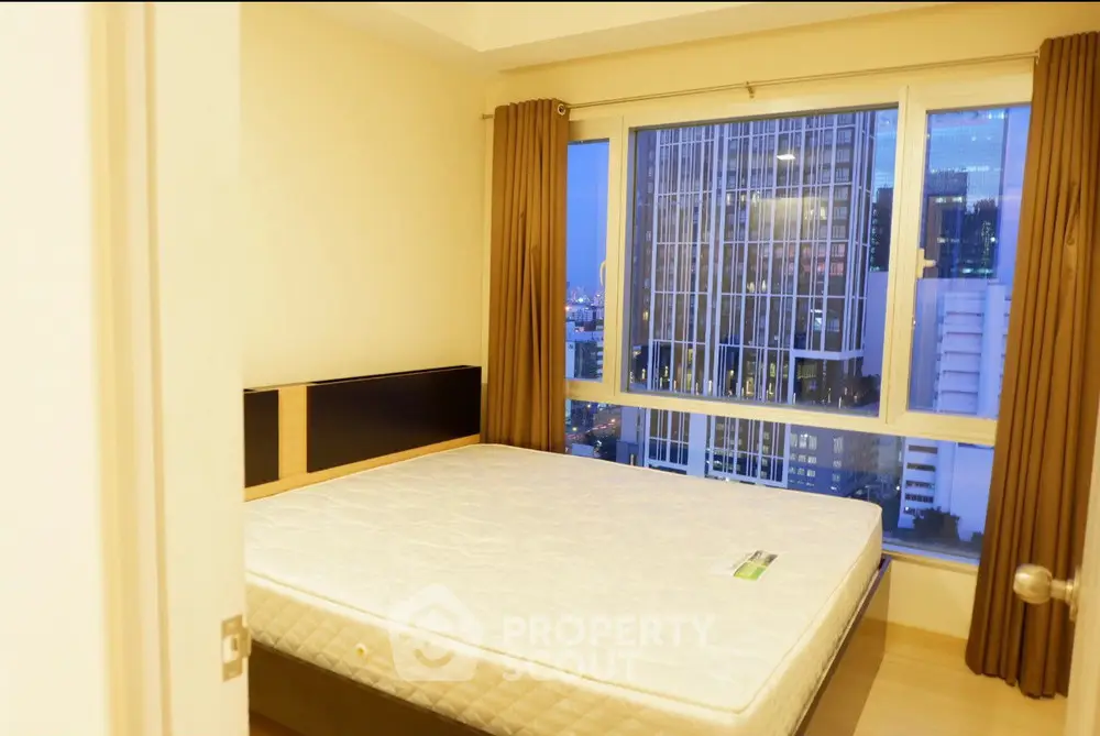 1 Bedroom Condo at Thru Thonglor-1