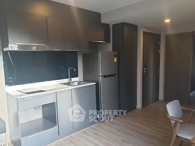  1 Bedroom Condo at The Teak Sukhumvit 39-10