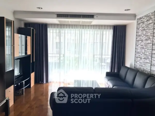 image_rental-5301115