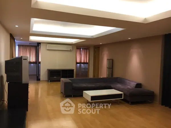 image_rental-5291022