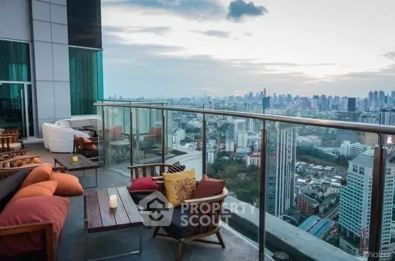  1 Bedroom Condo at Sky Walk Phra Khanong-1