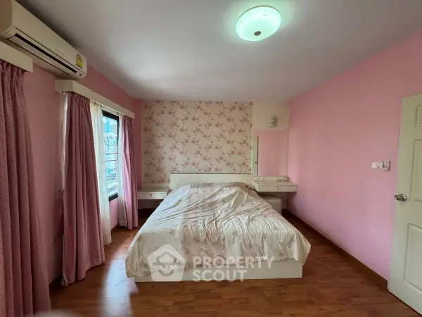 image_rental-29825376