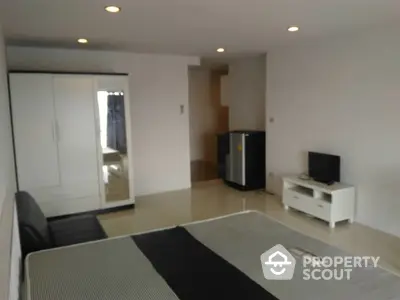  2 Bedrooms Condo -4