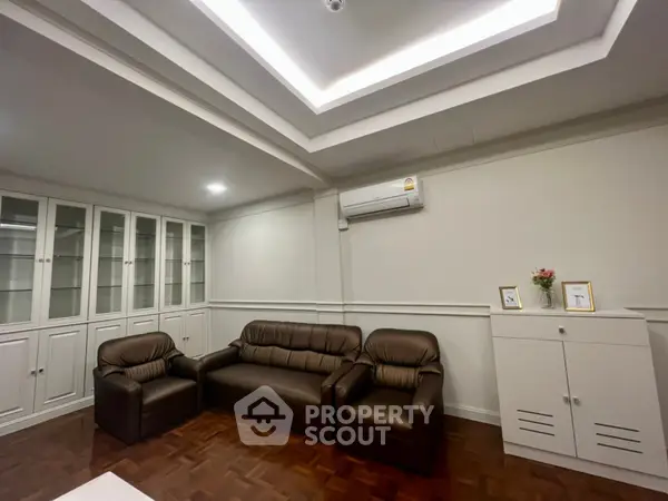 image_rental-10204183