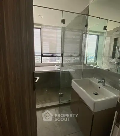 Screenshot 2568-11-11 at 23.47.29.jpg